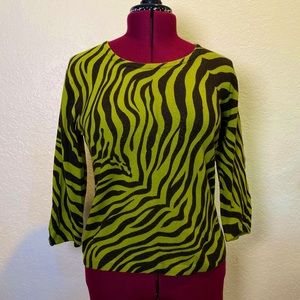 Central Falls | Green Mid Sleeve Top with Zebra Print L 🥝🦓✨